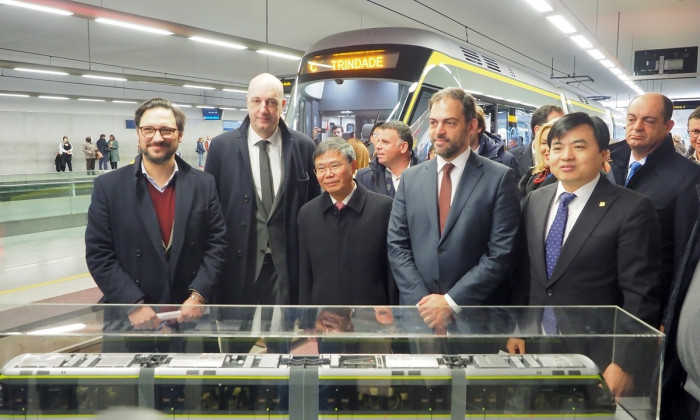 Trung Quốc xuất khẩu lô tàu điện ngầm đầu tiên sang EU